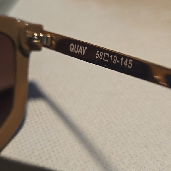 Quay Australia-NWOT \
